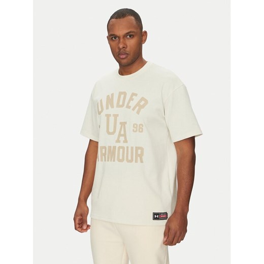 Under Armour T-Shirt Heavyweight Varsity 1390179 Beżowy Oversize ze sklepu MODIVO w kategorii T-shirty męskie - zdjęcie 182684824