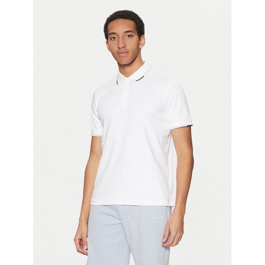 Calvin Klein Polo K10K114130 Biały Regular Fit ze sklepu MODIVO w kategorii T-shirty męskie - zdjęcie 182685202