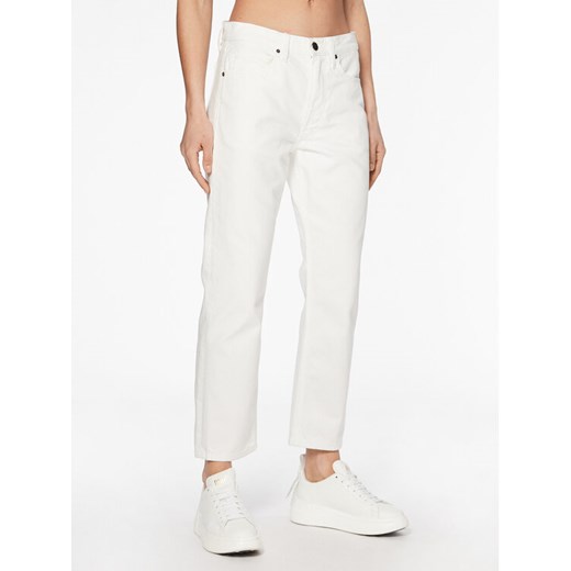 Calvin Klein Jeansy K20K205167 Biały Mom Fit ze sklepu MODIVO w kategorii Jeansy damskie - zdjęcie 182685363
