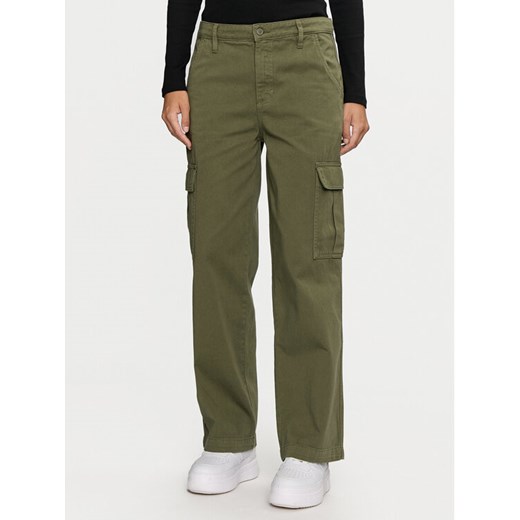Guess Jeans Spodnie cargo W4YB61 WGCV1 Khaki Relaxed Fit ze sklepu MODIVO w kategorii Spodnie damskie - zdjęcie 182686153