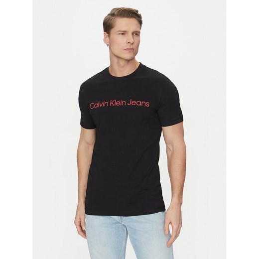 Calvin Klein Jeans T-Shirt J30J322552 Czarny Slim Fit ze sklepu MODIVO w kategorii T-shirty męskie - zdjęcie 182686182