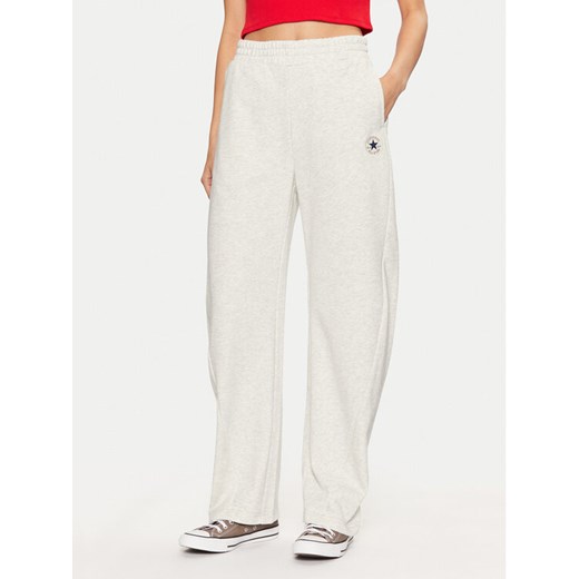 Converse Spodnie dresowe Retro Banana 10027565-A02 Szary Loose Fit ze sklepu MODIVO w kategorii Spodnie damskie - zdjęcie 182686322