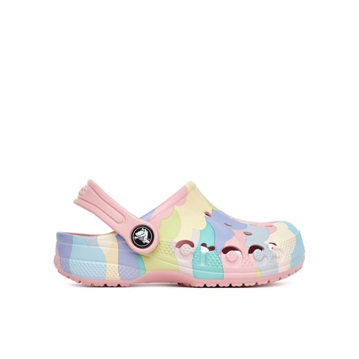 Crocs Klapki BAYA SEASONAL PRINTED CG K 209728-606 Kolorowy ze sklepu MODIVO w kategorii Klapki dziecięce - zdjęcie 182686663