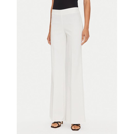 Rinascimento Spodnie materiałowe CFC0119997003 Biały Regular Fit - id: 0000304725401 - marki Rinascimento - 182686883 Rinascimento Spodnie materiałowe CFC0119997003 Biały Regular Fit ze sklepu MODIVO w kategorii Spodnie damskie - zdjęcie 182686883