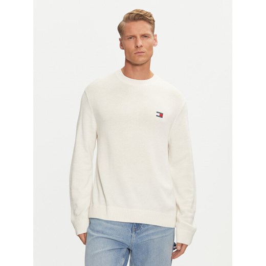 Tommy Jeans Sweter Badge DM0DM20706 Biały Regular Fit ze sklepu MODIVO w kategorii Swetry męskie - zdjęcie 182688561