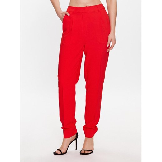 Bruuns Bazaar Spodnie materiałowe Cindysus BBW2595 Czerwony Slim Fit ze sklepu MODIVO w kategorii Spodnie damskie - zdjęcie 182689280