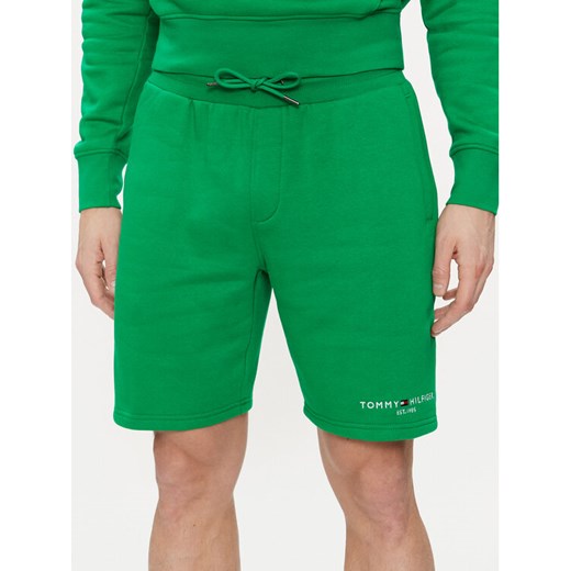 Tommy Hilfiger Szorty sportowe Logo MW0MW34201 Zielony Regular Fit ze sklepu MODIVO w kategorii Spodenki męskie - zdjęcie 182689401
