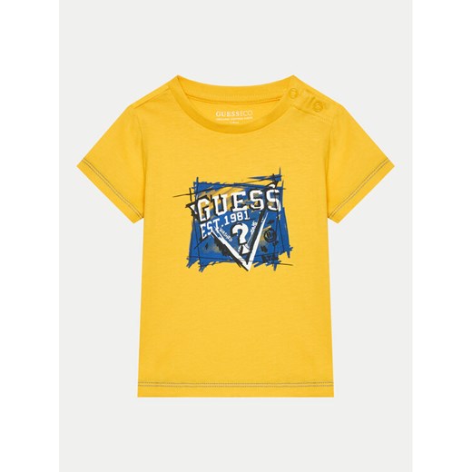Guess T-Shirt N4YI00 K8HM4 Żółty Regular Fit ze sklepu MODIVO w kategorii T-shirty chłopięce - zdjęcie 182689963