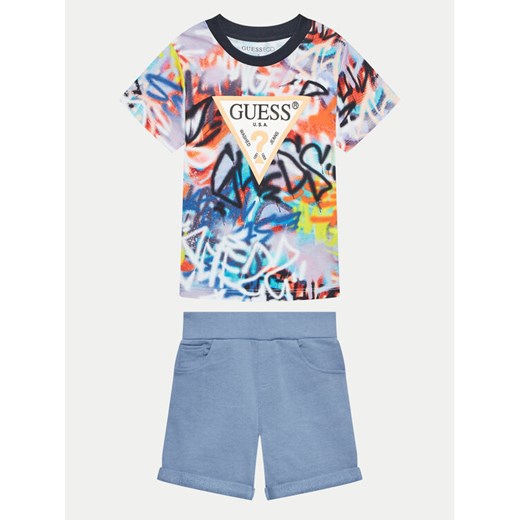 Guess Komplet t-shirt i szorty sportowe N4GG12 K8HM3 Kolorowy Regular Fit ze sklepu MODIVO w kategorii Komplety chłopięce - zdjęcie 182690001