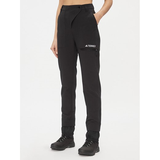 adidas Spodnie outdoor IB1131 Czarny Regular Fit ze sklepu MODIVO w kategorii Spodnie damskie - zdjęcie 182690172