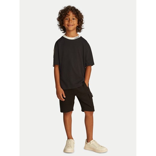 Calvin Klein Jeans T-Shirt Embro Tape IB0IB02457 Czarny Regular Fit ze sklepu MODIVO w kategorii T-shirty chłopięce - zdjęcie 182690341