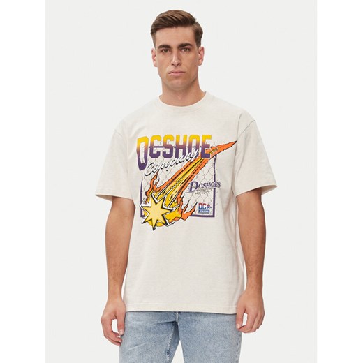 DC T-Shirt Showtime Starz Hss ADYZT05344 Biały Regular Fit ze sklepu MODIVO w kategorii T-shirty męskie - zdjęcie 182690400