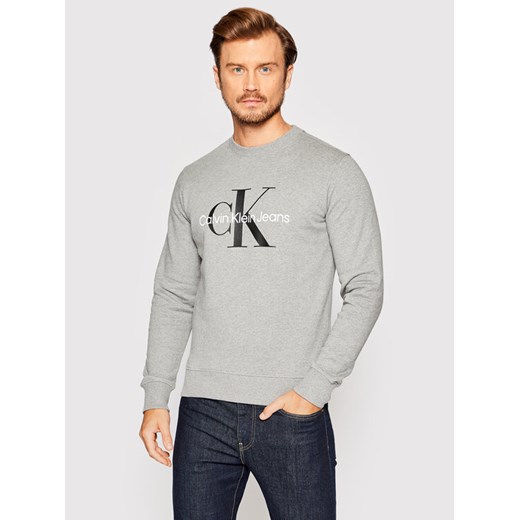Calvin Klein Jeans Bluza J30J320933 Szary Regular Fit ze sklepu MODIVO w kategorii Bluzy męskie - zdjęcie 182692472