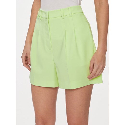 Patrizia Pepe Szorty materiałowe 8P0597/A6F5-G568 Zielony Regular Fit ze sklepu MODIVO w kategorii Szorty - zdjęcie 182692734