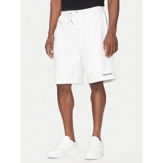 Guess Jeans Szorty sportowe M5GD49 KCPR1 Biały Regular Fit ze sklepu MODIVO w kategorii Spodenki męskie - zdjęcie 182693513
