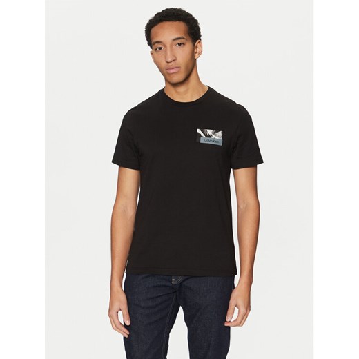 Calvin Klein T-Shirt Graphic K10K113799 Czarny Regular Fit ze sklepu MODIVO w kategorii T-shirty męskie - zdjęcie 182694584
