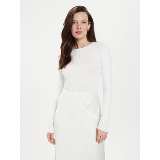 Gina Tricot Bluzka 21324 Biały Slim Fit ze sklepu MODIVO w kategorii Bluzki damskie - zdjęcie 182694832