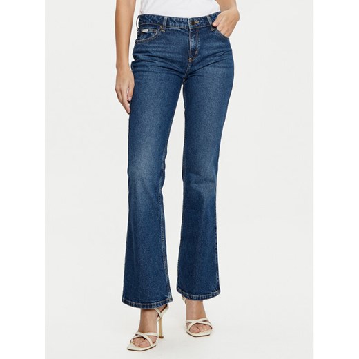 Guess Jeansy W5RA1S D5M44 Granatowy Regular Fit ze sklepu MODIVO w kategorii Jeansy damskie - zdjęcie 182695224