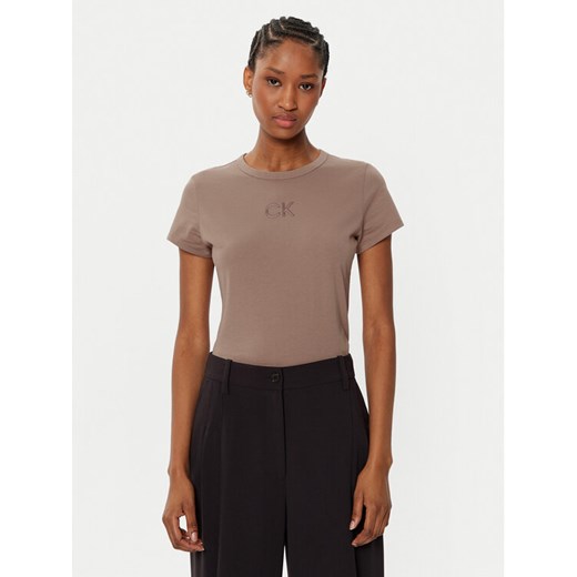 Calvin Klein T-Shirt Satin K20K207974 Brązowy Regular Fit ze sklepu MODIVO w kategorii Bluzki damskie - zdjęcie 182696020