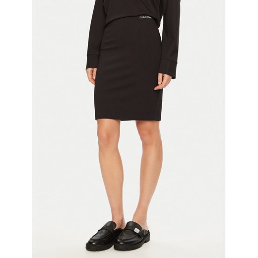 Calvin Klein Jeans Spódnica ołówkowa J20J224862 Czarny Slim Fit ze sklepu MODIVO w kategorii Spódnice - zdjęcie 182696403
