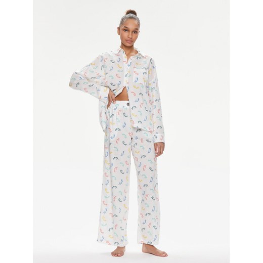 DKNY Piżama YI90008 Biały Regular Fit ze sklepu MODIVO w kategorii Piżamy damskie - zdjęcie 182696754