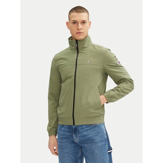 Tommy Jeans Kurtka przejściowa Essential Casual DM0DM15382 Zielony Regular Fit ze sklepu MODIVO w kategorii Kurtki męskie - zdjęcie 182696832
