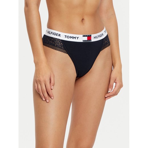 Tommy Hilfiger Stringi UW0UW05619 Granatowy ze sklepu MODIVO w kategorii Majtki damskie - zdjęcie 182697442