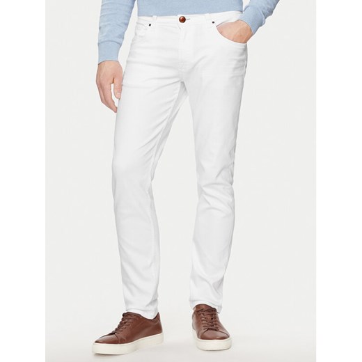 Bugatti Jeansy 3108D 56696A Biały Slim Fit ze sklepu MODIVO w kategorii Jeansy męskie - zdjęcie 182697851