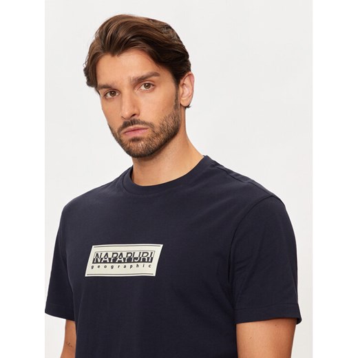 Napapijri T-Shirt S-box Logo NP0A4I3L Granatowy Regular Fit ze sklepu MODIVO w kategorii T-shirty męskie - zdjęcie 182698353