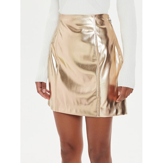 Guess Spódnica z imitacji skóry W4YD71 WGAP0 Złoty Regular Fit Guess M MODIVO