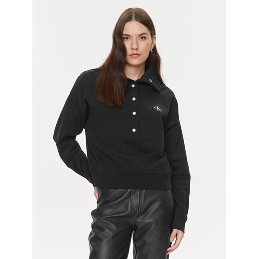 Calvin Klein Jeans Bluza J20J222550 Czarny Regular Fit ze sklepu MODIVO w kategorii Bluzy damskie - zdjęcie 182698784
