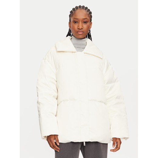 Calvin Klein Kurtka zimowa K20K207720 Écru Regular Fit ze sklepu MODIVO w kategorii Kurtki damskie - zdjęcie 182698814