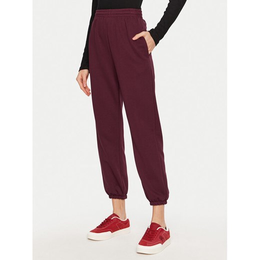 ViCOLO Spodnie dresowe TS0553 Bordowy Regular Fit ze sklepu MODIVO w kategorii Spodnie damskie - zdjęcie 182699220