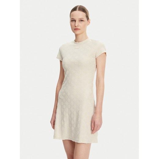 Guess Sukienka codzienna V5GK07 KCT02 Beżowy Regular Fit ze sklepu MODIVO w kategorii Sukienki - zdjęcie 182699392