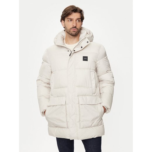 Calvin Klein Kurtka puchowa K10K113465 Beżowy Regular Fit ze sklepu MODIVO w kategorii Kurtki męskie - zdjęcie 182700152