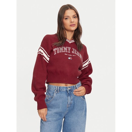 Tommy Jeans Sweter Varsity DW0DW18692 Czerwony Relaxed Fit ze sklepu MODIVO w kategorii Swetry damskie - zdjęcie 182700173