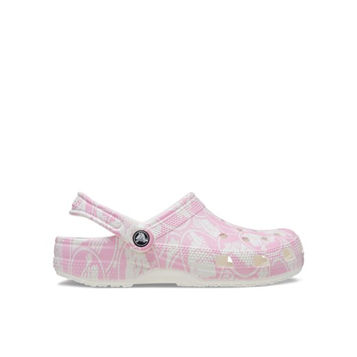 Crocs Klapki Classic Duke Print Clog 210003 Różowy ze sklepu MODIVO w kategorii Klapki damskie - zdjęcie 182700254