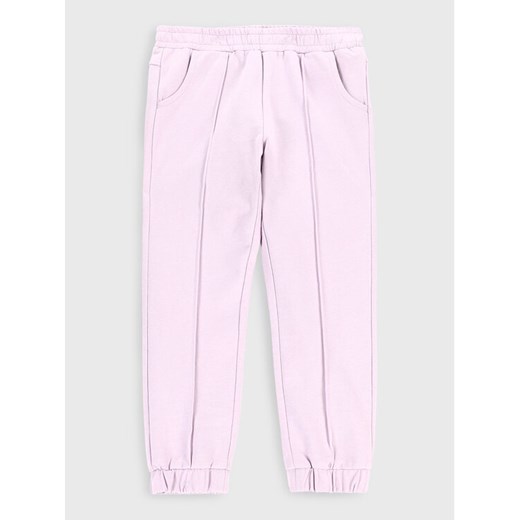 Coccodrillo Spodnie dresowe ZC2120101ROK Fioletowy Regular Fit ze sklepu MODIVO w kategorii Spodnie dziewczęce - zdjęcie 182700402