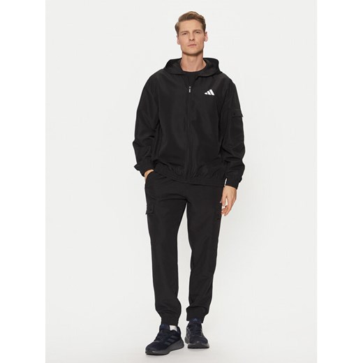 adidas Dres Sportswear Woven Cargo JI8888 Czarny Regular Fit ze sklepu MODIVO w kategorii Dresy męskie - zdjęcie 182700722