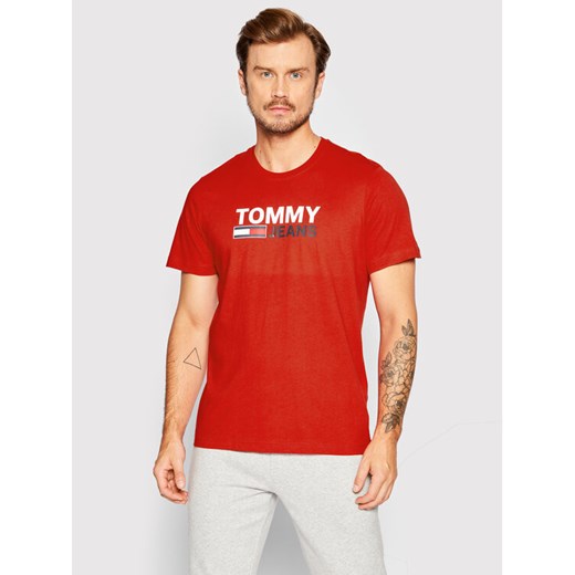 Tommy Jeans T-Shirt Corp Logo DM0DM15379 Czerwony Regular Fit ze sklepu MODIVO w kategorii T-shirty męskie - zdjęcie 182702210