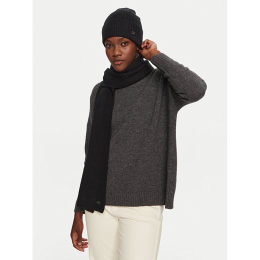 Calvin Klein Zestaw Szalik i Czapka Chunky K60K612621 Czarny ze sklepu MODIVO w kategorii Komplety czapka i szalik damskie - zdjęcie 182702321