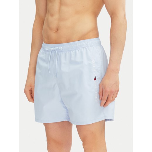 Tommy Hilfiger Szorty kąpielowe UM0UM03258 Błękitny Regular Fit ze sklepu MODIVO w kategorii Kąpielówki - zdjęcie 182702400
