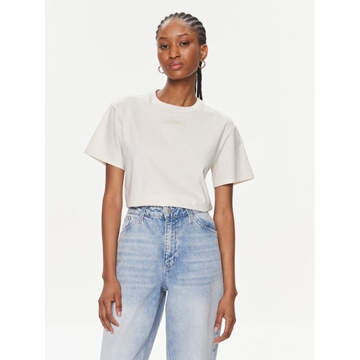 Calvin Klein T-Shirt Micro Logo K20K206629 Écru Regular Fit ze sklepu MODIVO w kategorii Bluzki damskie - zdjęcie 182702991