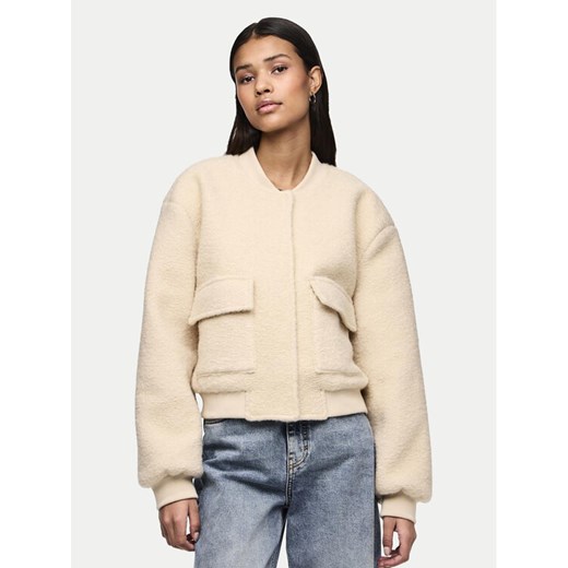 Pieces Kurtka bomber Fully 17152505 Biały Regular Fit ze sklepu MODIVO w kategorii Kurtki damskie - zdjęcie 182703670
