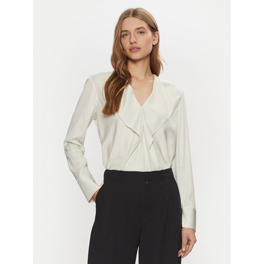 Calvin Klein Bluzka K20K208067 Écru Regular Fit ze sklepu MODIVO w kategorii Bluzki damskie - zdjęcie 182703731