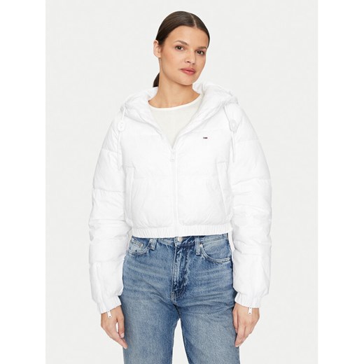 Tommy Jeans Kurtka zimowa DW0DW18313 Biały Cropped Fit ze sklepu MODIVO w kategorii Kurtki damskie - zdjęcie 182704042