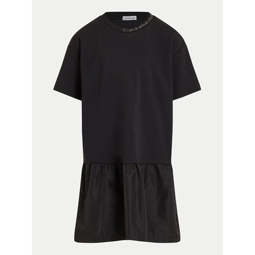 Calvin Klein Jeans Sukienka codzienna Mix Media Intrasia IG0IG02576 D Czarny Regular Fit ze sklepu MODIVO w kategorii Sukienki dziewczęce - zdjęcie 182704121