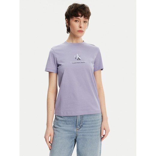 Calvin Klein Jeans T-Shirt Shadow Graphic J20J225545 Fioletowy Regular Fit ze sklepu MODIVO w kategorii Bluzki damskie - zdjęcie 182704561