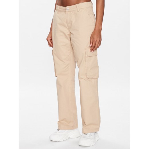 Gina Tricot Jeansy Cargo 18418 Beżowy Regular Fit ze sklepu MODIVO w kategorii Jeansy damskie - zdjęcie 182704651
