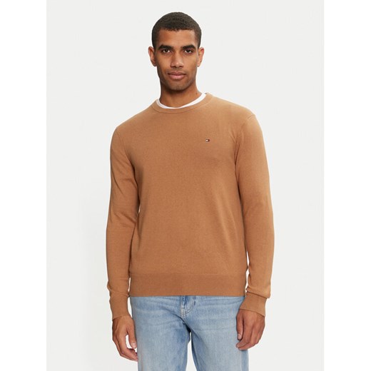 Tommy Hilfiger Sweter MW0MW28046 Beżowy Regular Fit ze sklepu MODIVO w kategorii Swetry męskie - zdjęcie 182705272